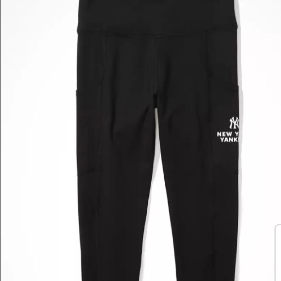 American Eagle Outfitters Pants - NWT NY YANKEES Leggings